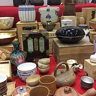 お部屋の大掃除で見つけた骨董品や掛け軸、どうしよう？って悩ん