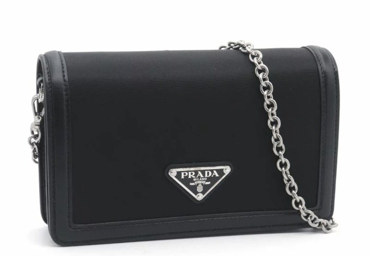 プラダをお得にお売りする方法を解説いたします！PRADAの買取なら買取つむぎ大井町店へお任せください。