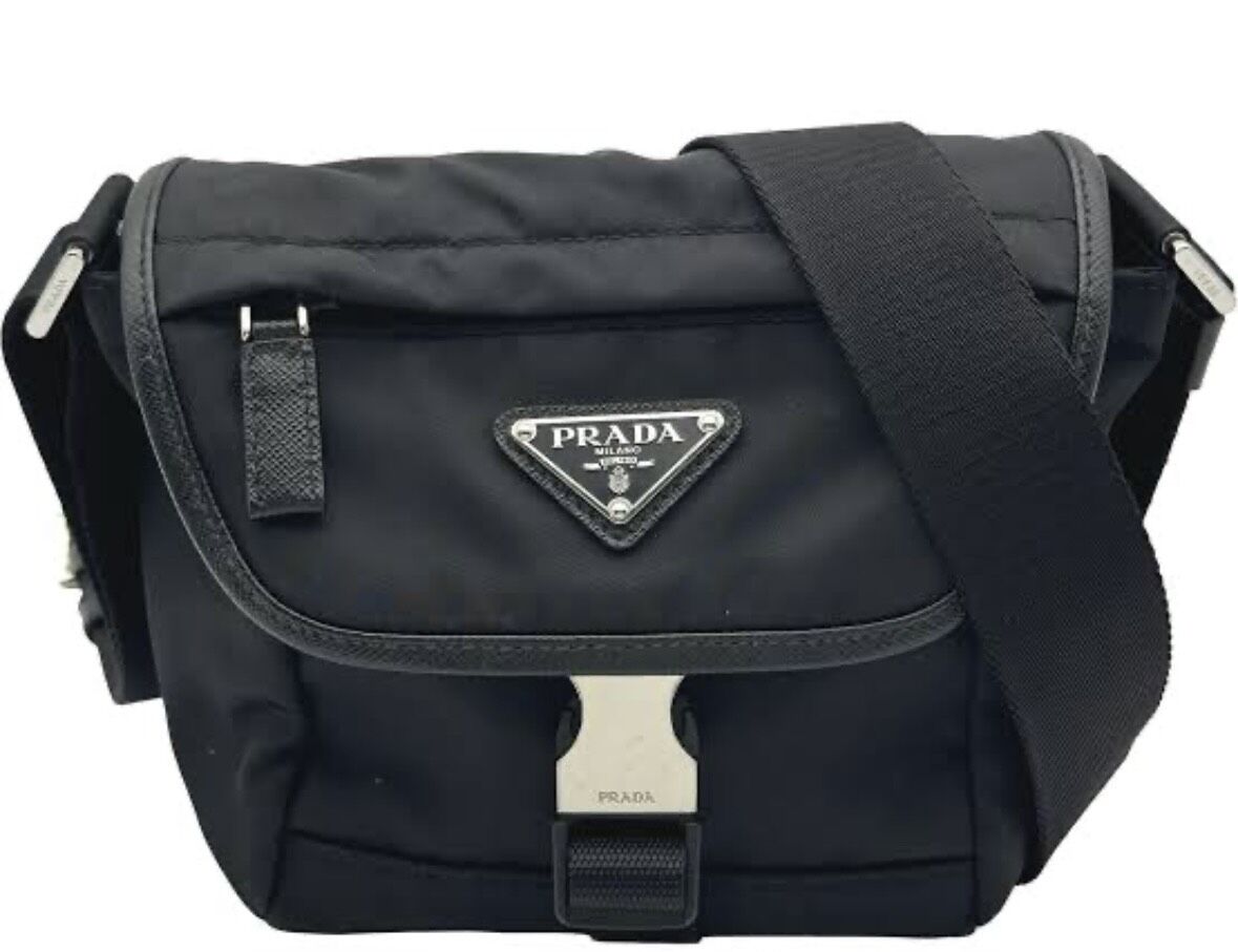 【買取つむぎ大井町店｜品川区 大井町・青物横丁・西大井エリア】 PRADA高価買取！どんな状態でも買取可能です！
